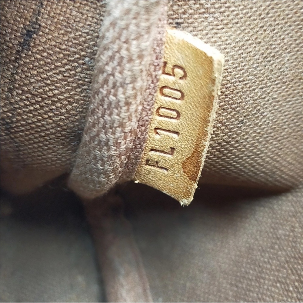 XSOLDX Louis Vuitton Pochette Accessoires Monogram Shoulder Bag Authentic - Picture 7 of 15